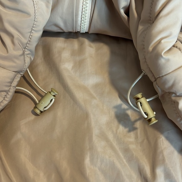 White Fox Not Giving In Puffer Jacket Sand S/M - Picture 12 of 17